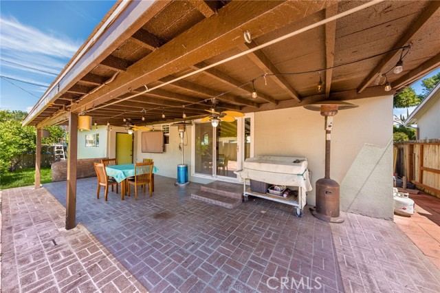 Detail Gallery Image 14 of 15 For 7247 Donna Ave, Reseda,  CA 91335 - 4 Beds | 2 Baths