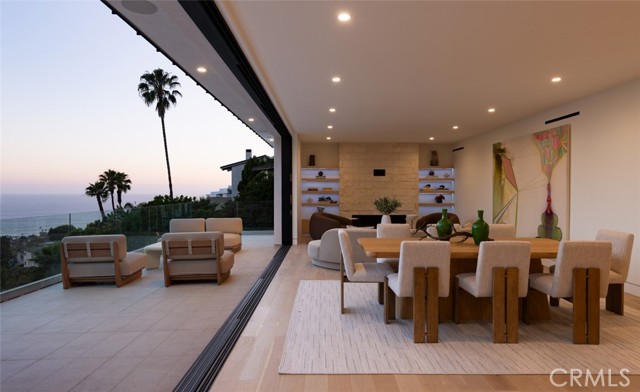 1105 Skyline Drive, Laguna Beach CA: https://media.crmls.org/medias/df87ec34-f3f3-4565-a2ce-5c4447b89b72.jpg