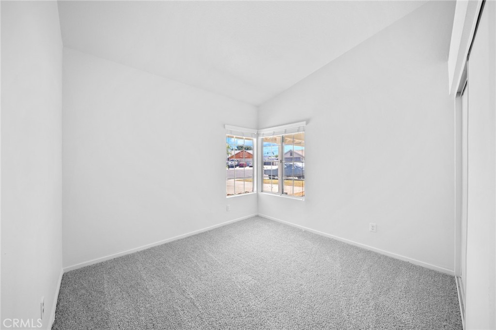 https://media.crmls.org/medias/df88e5d0-de03-45a4-9054-47d05448471a.jpg?preset=X-Large