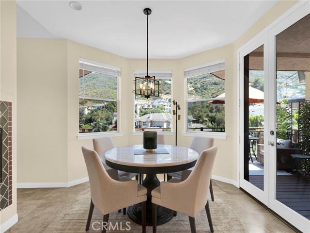 1124 Kathleen Drive, Newbury Park CA: https://media.crmls.org/medias/df897ac9-74a5-4fec-91f7-9cb114210422.jpg
