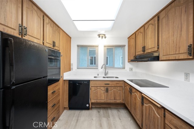 Detail Gallery Image 14 of 26 For 2110 via Puerta #N,  Laguna Woods,  CA 92637 - 2 Beds | 2 Baths