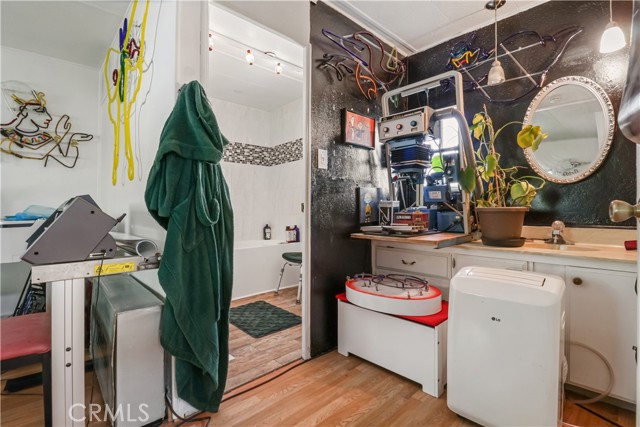 Detail Gallery Image 10 of 20 For 4201 Topanga Canyon Bld #189,  Woodland Hills,  CA 91364 - 2 Beds | 2/1 Baths