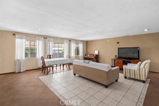 Detail Gallery Image 6 of 35 For 9370 Dorrington, Arleta,  CA 91331 - 3 Beds | 2 Baths