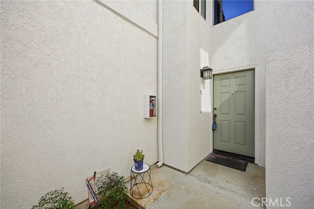 Detail Gallery Image 4 of 26 For 2131 Almeria St #102,  Corona,  CA 92879 - 3 Beds | 2/1 Baths