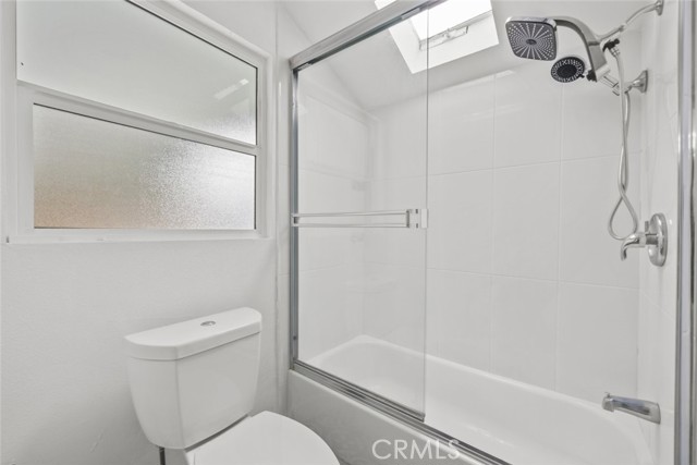 Detail Gallery Image 25 of 33 For 7952 White Oak Ave, Northridge,  CA 91325 - 2 Beds | 1 Baths