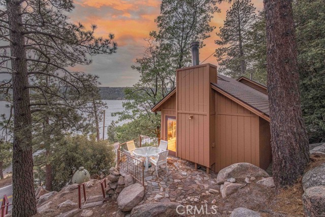 Detail Gallery Image 45 of 50 For 304 Big Bear Trail, Fawnskin,  CA 92333 - 3 Beds | 3 Baths