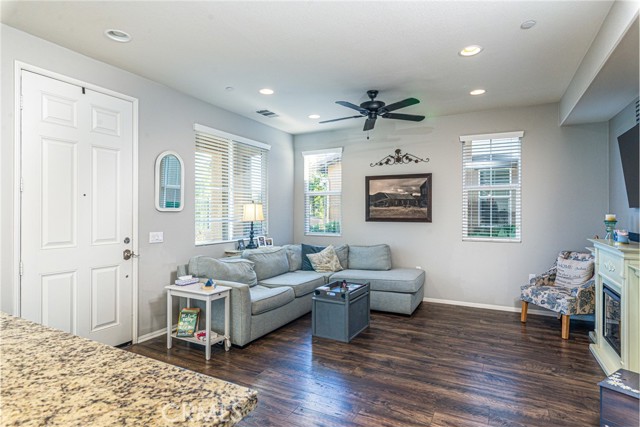 Detail Gallery Image 3 of 31 For 40995 Belleray, Murrieta,  CA 92562 - 3 Beds | 2/1 Baths