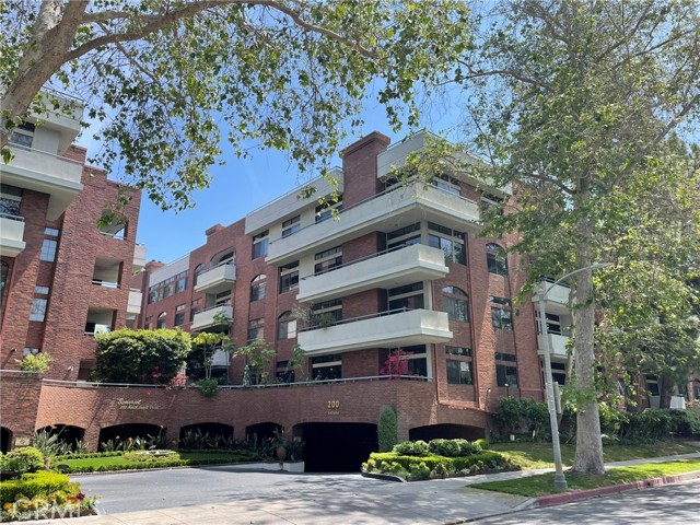Detail Gallery Image 1 of 32 For 200 N Swall Dr #L252,  Beverly Hills,  CA 90211 - 2 Beds | 2 Baths