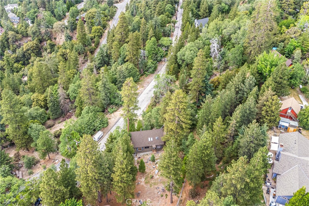 https://media.crmls.org/medias/df8c4127-e339-4f1d-8971-5e3c5b09a3a9.jpg?preset=X-Large