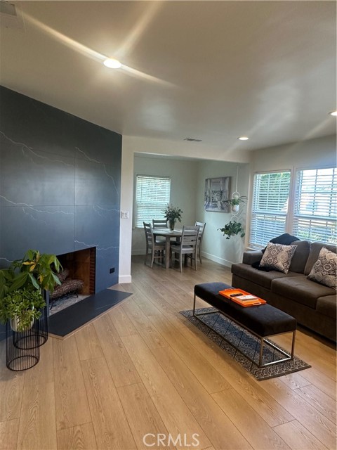 2303 Amherst Avenue, Los Angeles CA: https://media.crmls.org/medias/df8c4bde-85f8-4755-b4cf-62ec6b844a0c.jpg