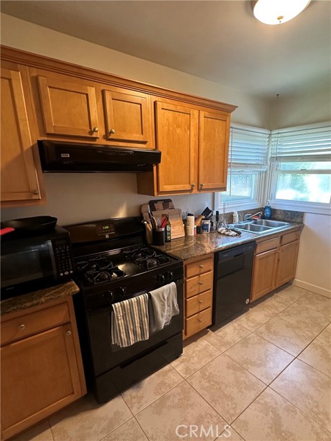 Detail Gallery Image 7 of 14 For 281 Del Mar a,  Costa Mesa,  CA 92627 - 2 Beds | 1 Baths