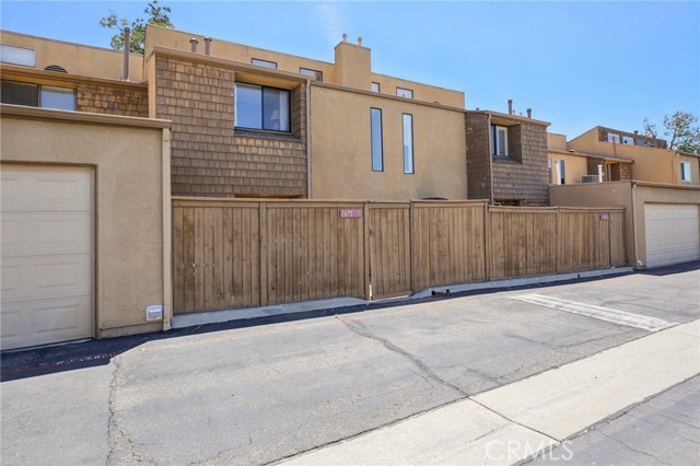 1675 W Lambert Road, La Habra CA: https://media.crmls.org/medias/df8d6cba-a6d4-4e2a-af0e-686eba3aa587.jpg
