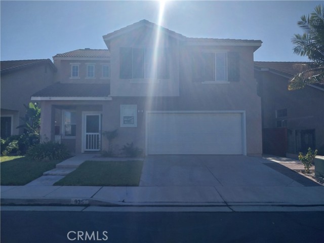 Detail Gallery Image 2 of 18 For 935 Redtail Dr, Corona,  CA 92879 - 4 Beds | 2/1 Baths