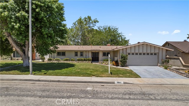 42835 Cinema Avenue, Lancaster CA: https://media.crmls.org/medias/df8dcc04-8ba2-4e71-9baf-63830044008e.jpg
