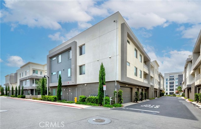 Detail Gallery Image 2 of 36 For 1893 S Union St #122,  Anaheim,  CA 92805 - 3 Beds | 2 Baths