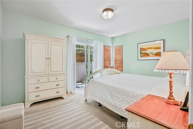 1034 Isabella Avenue, Coronado CA: https://media.crmls.org/medias/df8e8f86-365c-4d5c-afce-2d38c2acd403.jpg