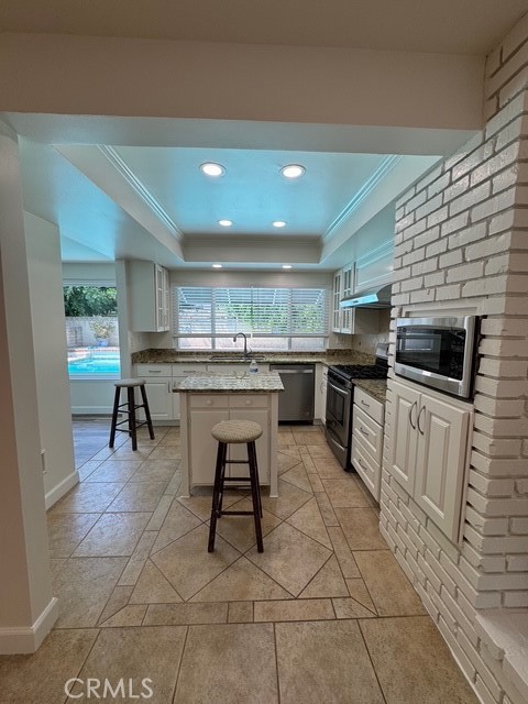 5212 Chablis Circle, Irvine CA: https://media.crmls.org/medias/df8f332b-80b9-475d-bdbf-209146b07090.jpg
