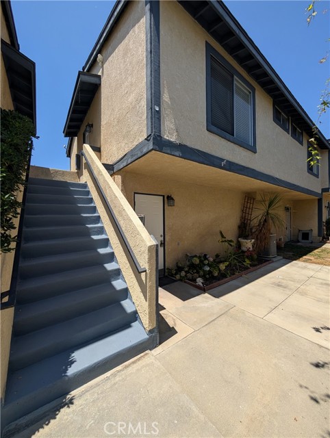 529 E Colorado Boulevard, Monrovia CA: https://media.crmls.org/medias/df8f3516-43e8-4539-bf79-c0ba4a3c5162.jpg