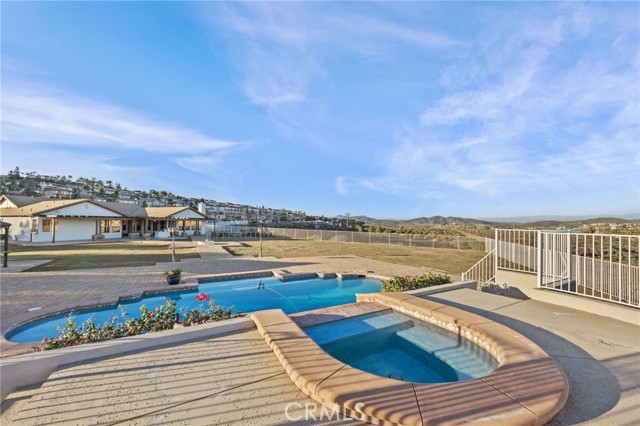 101 Via De La Valle, Lake Elsinore CA: https://media.crmls.org/medias/df8f645a-6b4f-4f48-8b5d-b8b22781a681.jpg