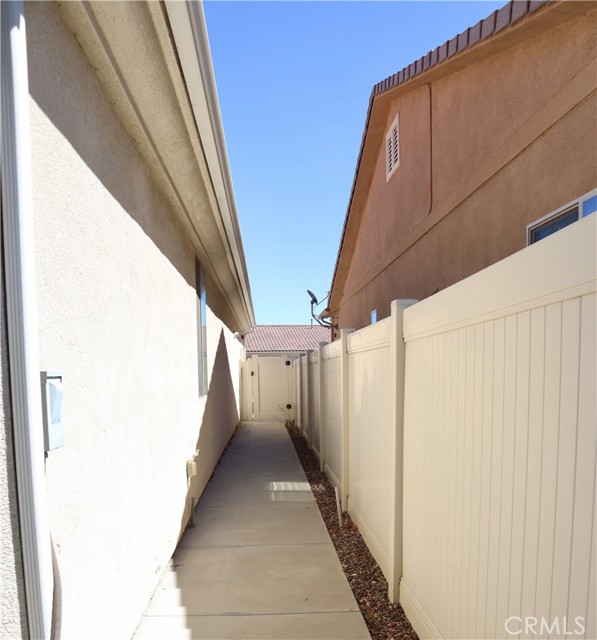 1429 Camino Sueno, Hemet CA: https://media.crmls.org/medias/df8f83bd-4912-4798-9fc2-da22ada55d9d.jpg