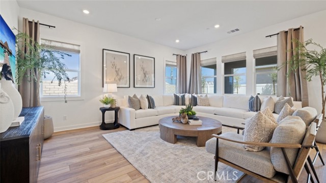 Detail Gallery Image 6 of 25 For 24520 via El Balneario, Valencia,  CA 91354 - 2 Beds | 2 Baths