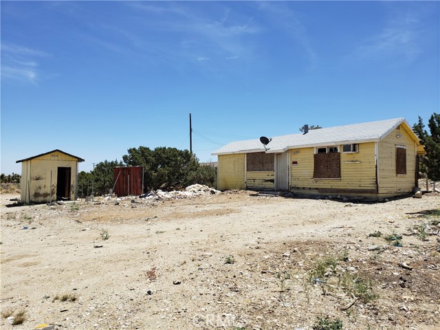 Detail Gallery Image 7 of 12 For 20649 E Avenue Y, Llano,  CA 93544 - 0 Beds | 1 Baths