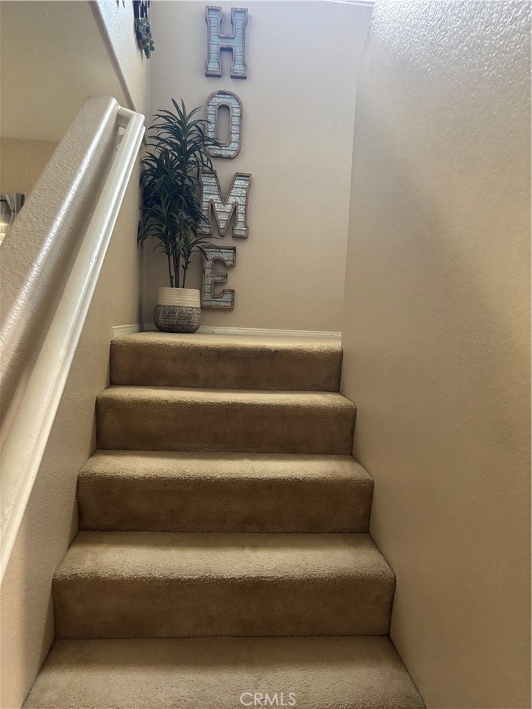 https://media.crmls.org/medias/df91b0dc-022a-4b38-bec7-88135fd51ef5.jpg?preset=X-Large
