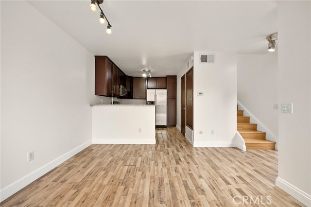Detail Gallery Image 8 of 36 For 1088 Cabrillo Park Dr a,  Santa Ana,  CA 92701 - 1 Beds | 1 Baths