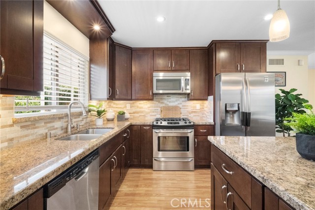 16660 Spruce Circle, Fountain Valley CA: https://media.crmls.org/medias/df920842-7b0f-4e55-a6ea-eff82916df9b.jpg