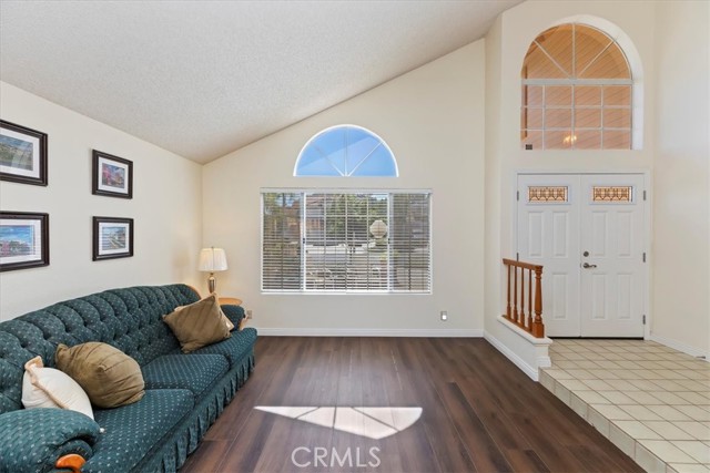 Detail Gallery Image 15 of 56 For 2450 via Pacifica, Corona,  CA 92882 - 4 Beds | 3 Baths