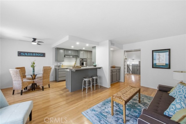 Detail Gallery Image 12 of 34 For 4320 Glencoe Ave #2,  Marina Del Rey,  CA 90292 - 2 Beds | 3 Baths