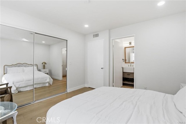 Detail Gallery Image 13 of 28 For 11119 Camarillo #104,  North Hollywood,  CA 91602 - 2 Beds | 2/1 Baths