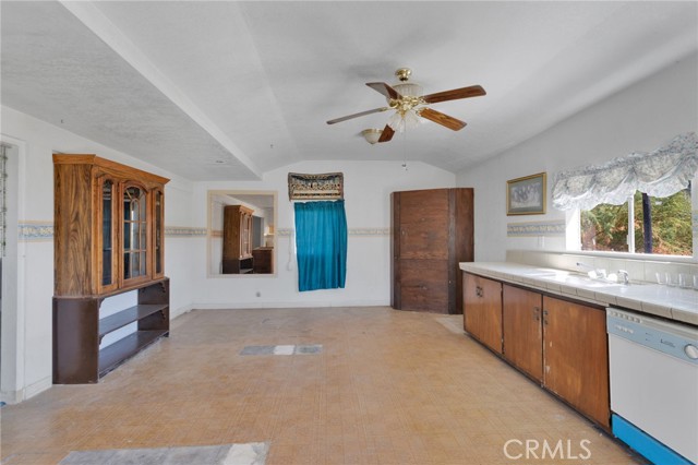 Detail Gallery Image 10 of 59 For 37531 E End Rd, Lucerne Valley,  CA 92356 - 2 Beds | 1 Baths