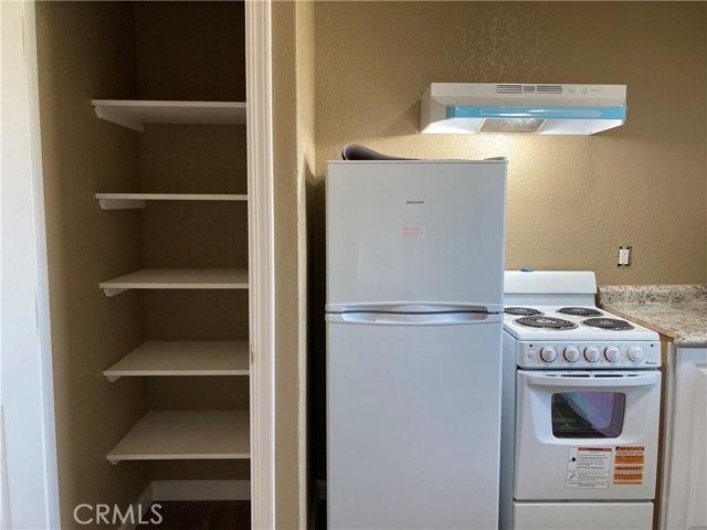 Detail Gallery Image 10 of 14 For 209 S Magnolia Ave, Farmersville,  CA 93223 - 2 Beds | 2 Baths