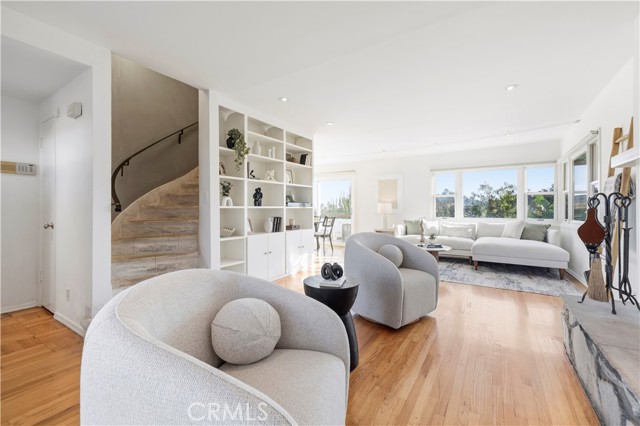 Detail Gallery Image 6 of 74 For 8615 Skyline Dr, Los Angeles,  CA 90046 - 3 Beds | 3 Baths