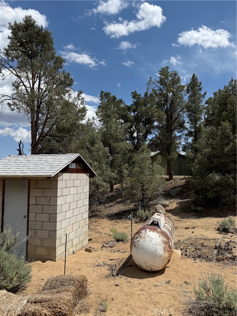 https://media.crmls.org/medias/df94f316-f34b-4744-94a8-b83a42d1900d.jpg?preset=X-Large