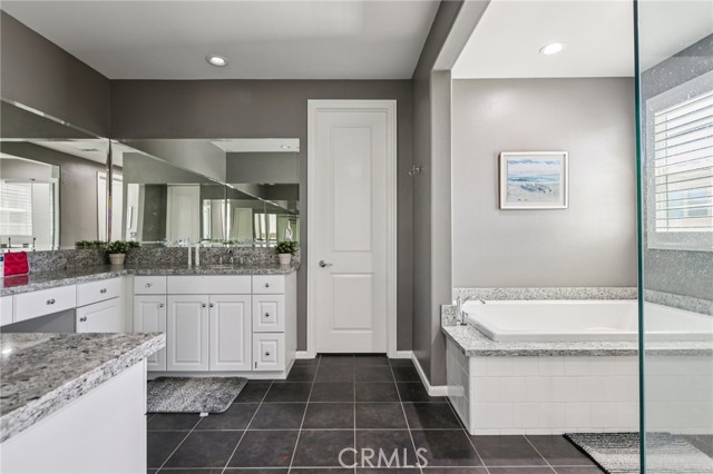 27631 Camellia Drive, Saugus CA: https://media.crmls.org/medias/df94facc-9633-4b5f-821d-33c66d713ab0.jpg