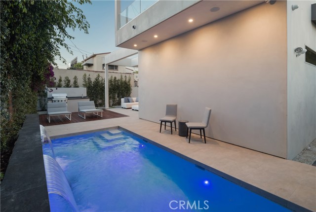 627 N Vista Street, Los Angeles CA: https://media.crmls.org/medias/df95255e-a222-4563-bf38-c2f660b8f2d7.jpg