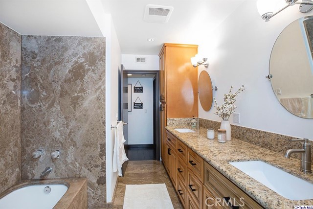 1 Bed Home for Sale in Sherman Oaks, California