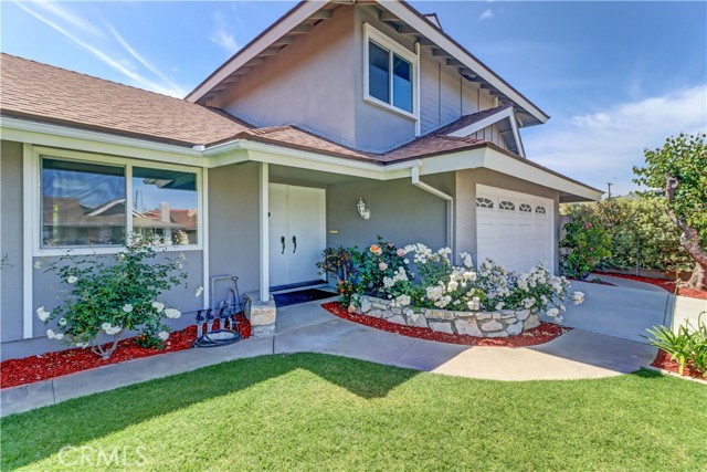 Detail Gallery Image 6 of 71 For 16591 Busby Ln, Huntington Beach,  CA 92647 - 5 Beds | 2 Baths