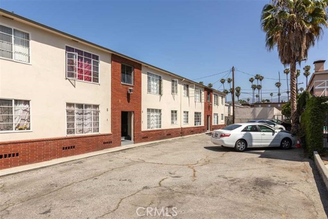 215 West Acacia Avenue photo 3