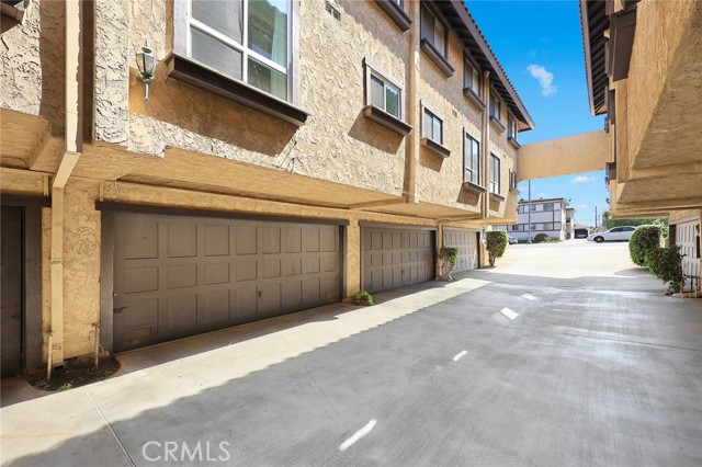 828 N Garfield Avenue, Alhambra CA: https://media.crmls.org/medias/df95e31c-1a29-4a08-be1c-062a5e9b1305.jpg