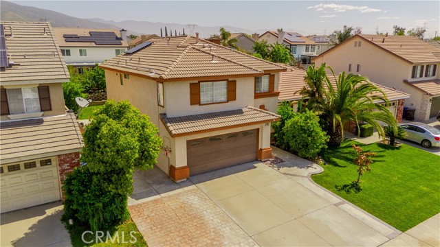 Detail Gallery Image 4 of 27 For 14998 Mustang Ln, Fontana,  CA 92336 - 3 Beds | 2/1 Baths
