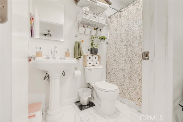 764 W 107th Street, Los Angeles CA: https://media.crmls.org/medias/df969195-6d33-41f9-b819-f4177ecc8206.jpg