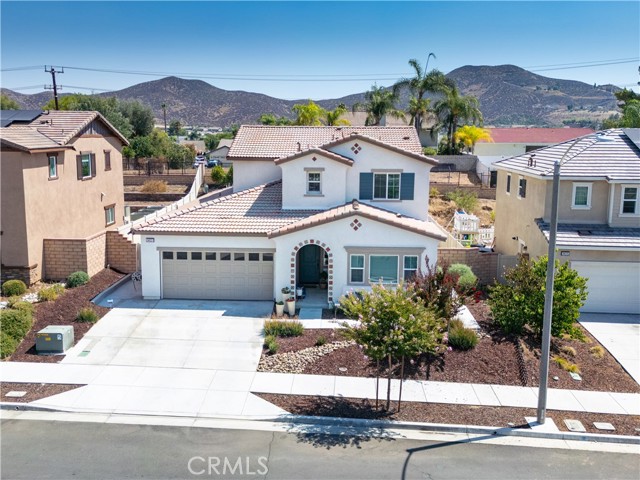 24227 Dusty Trail Way, Menifee CA: https://media.crmls.org/medias/df96945d-4ee9-41e2-ae24-f3db74747f30.jpg