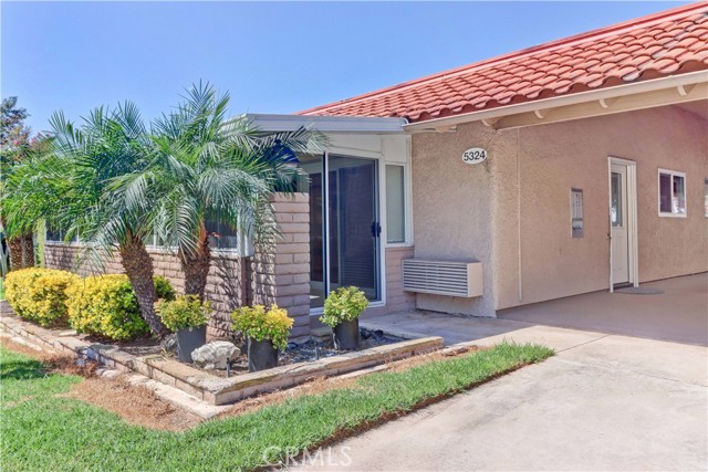 5324 Bahia Blanca W, Laguna Woods CA: https://media.crmls.org/medias/df96fb80-f4be-4502-86cc-9e8eaf2ce5a6.jpg