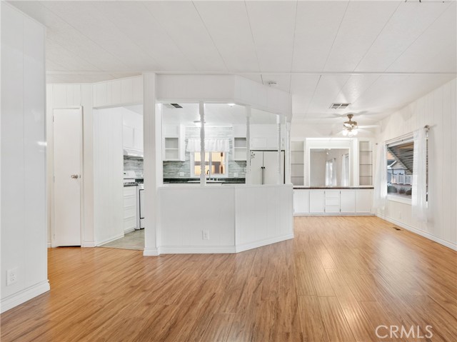 Detail Gallery Image 18 of 34 For 13393 Mariposa Rd #112,  Victorville,  CA 92395 - 2 Beds | 2 Baths