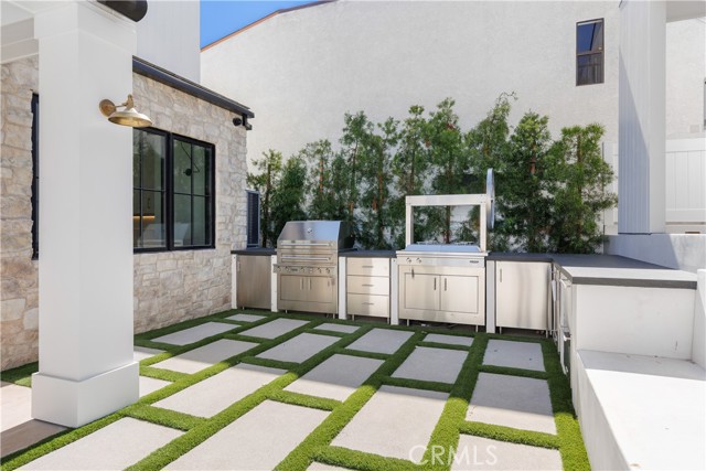 577 36th Street, Manhattan Beach, California 90266, 5 Bedrooms Bedrooms, ,5 BathroomsBathrooms,Residential,Sold,36th,SB21113889