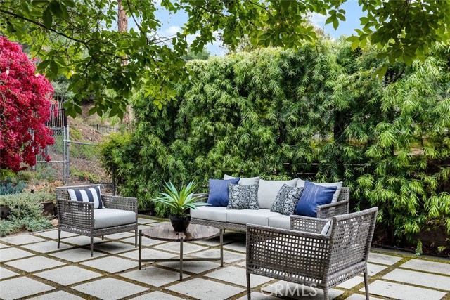 Detail Gallery Image 25 of 29 For 435 Paulette Pl, La Canada Flintridge,  CA 91011 - 3 Beds | 2 Baths