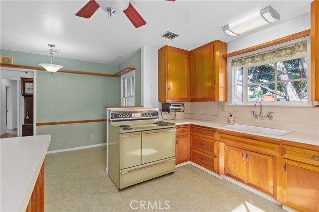 Detail Gallery Image 14 of 38 For 6735 De Anza, Riverside,  CA 92506 - 4 Beds | 2 Baths